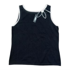 World Republic Clothing Co NWT  Medium, Black White, Sleeveless Sweater